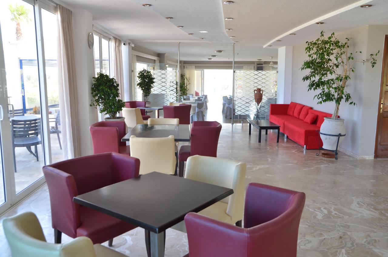 Costa Angela Seaside Resort Екстериор снимка
