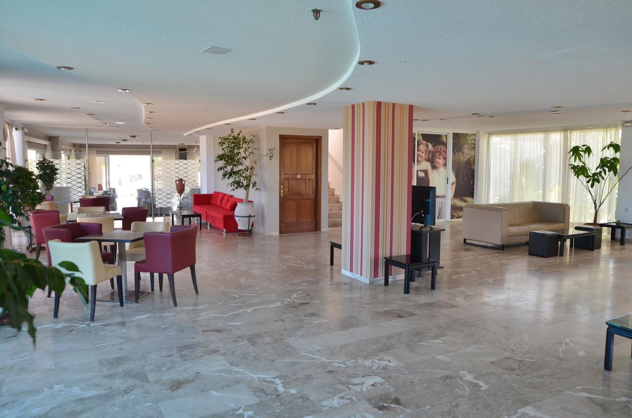 Costa Angela Seaside Resort Екстериор снимка