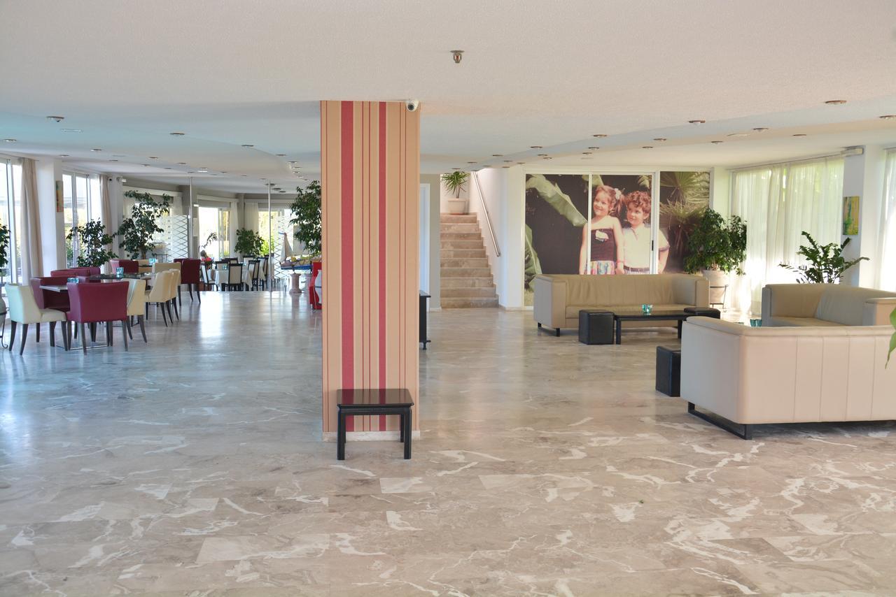 Costa Angela Seaside Resort Екстериор снимка