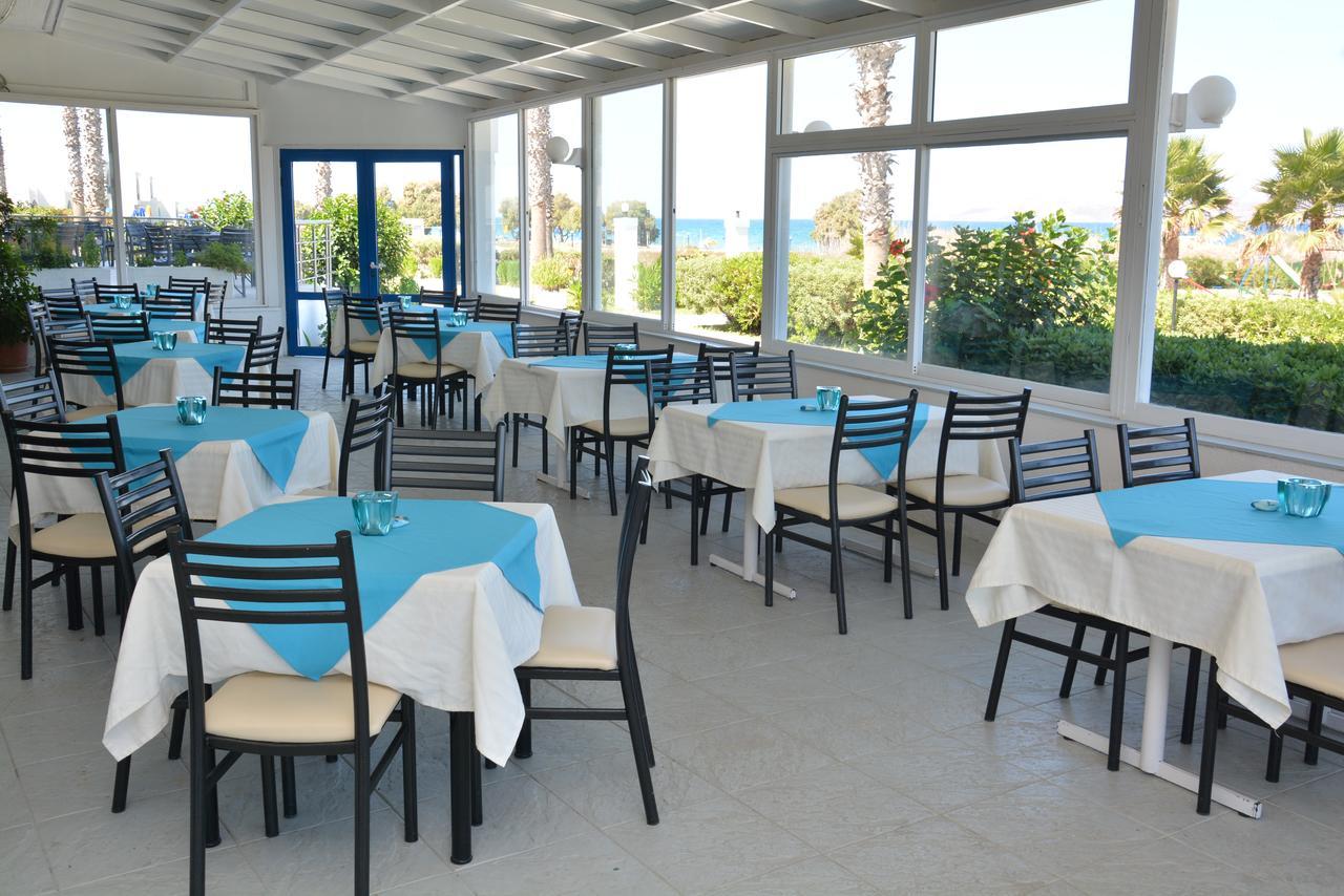 Costa Angela Seaside Resort Екстериор снимка