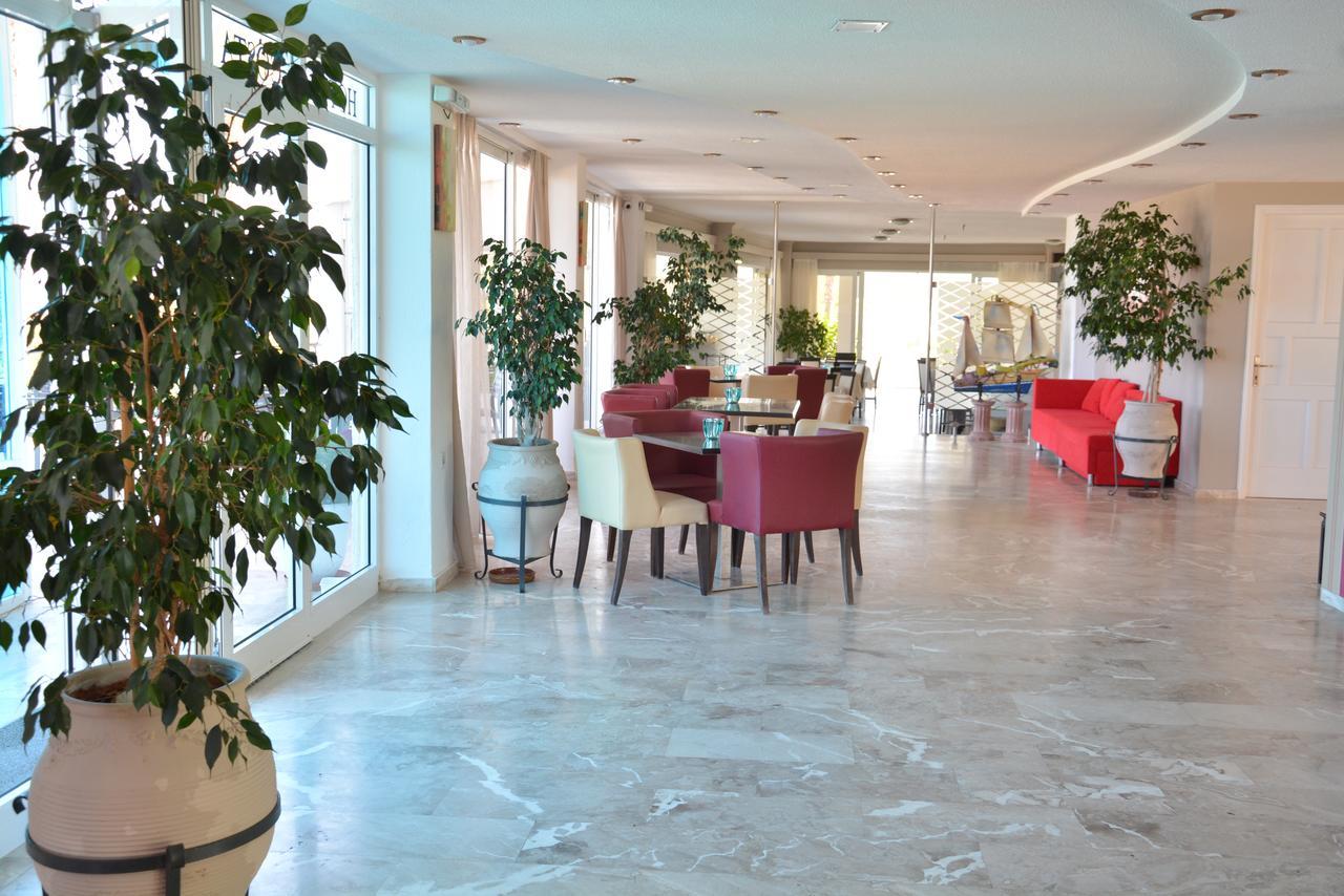 Costa Angela Seaside Resort Екстериор снимка